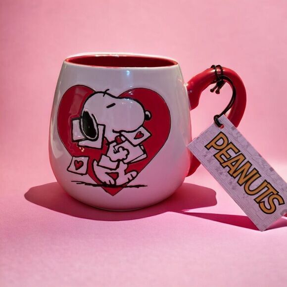 *NEW* Peanuts Snoopy Valentine’s Day Love Hearts Mail Ceramic Mug by Gibson - Picture 1 of 5